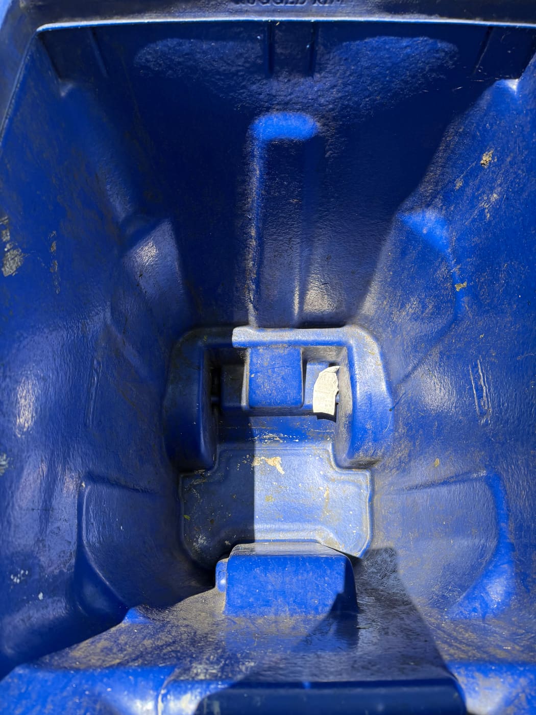 Recycling bin before cleaning