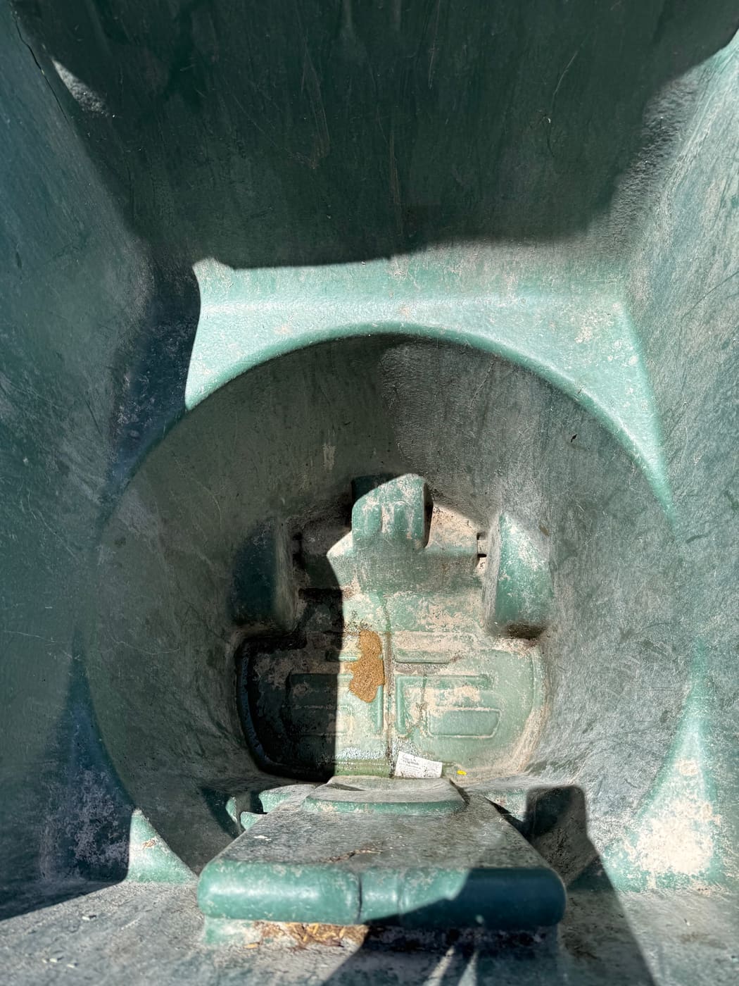 Trash can before cleaning